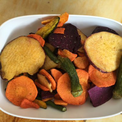 खरीदें चीन आपूर्तिकर्ता थोक स्वस्थ नाश्ता मिश्रित सूखे फल और सब्जी चिप्स मिश्रित फल चिप्स online manufacture