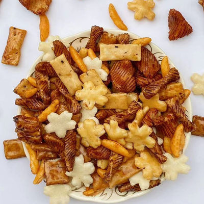 खरीदें मध्य पूर्व के देशों के लिए गर्म नमकीन चावल पटाखे नाश्ता मिश्रित चावल पटाखे online manufacture