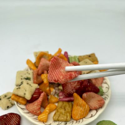 खरीदें अर्ध नरम कुरकुरा 12 महीने शेल्फ लाइफ चावल के क्रैकर्स ग्लूटेन मुक्त बेक्ड स्नैक online manufacture