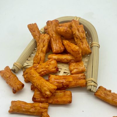 खरीदें चिपचिपा चावल क्रैकर स्नैक्स मसालेदार आयताकार चावल क्रैकर बोल्ड स्वाद अद्वितीय आकार online manufacture