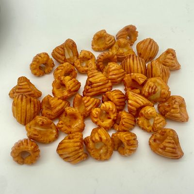 खरीदें बोल्ड क्रिस्पी राइस क्रैकर्स मसालेदार स्वाद बनावट डिजाइन स्नैक तैयार online manufacture