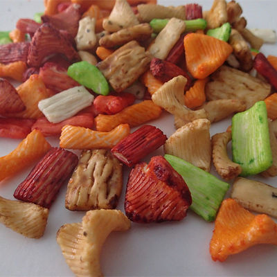 अच्छी कीमत रंगीन रंग जापानी चावल पटाखे 2.5 किलो कोरियाई चावल पॉप पटाखे ऑनलाइन