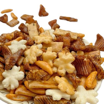 अच्छी कीमत ग्लूटिनस जापानी राइस क्रैकर्स स्वादिष्ट फ्लेवर पफ क्रंच स्नैक ऑनलाइन