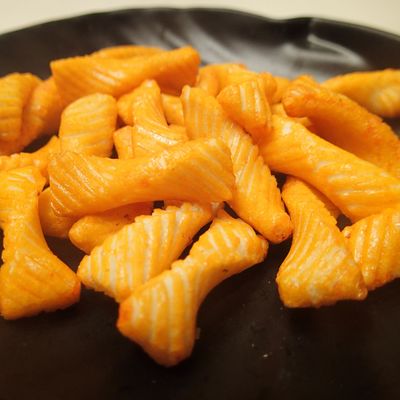 अच्छी कीमत ग्लूटिनस राइस क्रैकर स्नैक्स क्रिस्पी टेक्सचर स्वीट चिली क्रैकर्स ऑनलाइन