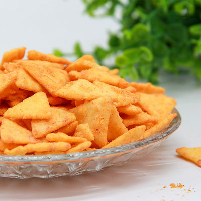 अच्छी कीमत लोकप्रिय स्नैक ट्रायंगल कॉर्न राइस क्रैकर्स क्रिस्पी ओईएम फ्लेवर्ड बिस्कुट ऑनलाइन