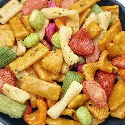 स्वादिष्ट अर्ध-नरम जापानी चावल क्रैकर स्नैक्स: अतुलनीय स्वाद और बनावट!