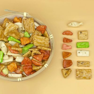 अच्छी कीमत मिश्रित चावल पटाखे जापानी शैली अनाज नाश्ता रंगीन चावल पटाखा ऑनलाइन