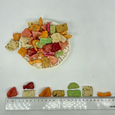 अच्छी कीमत तपीओका स्टार्च के साथ क्रंची बेक्ड ग्लूइनोस राइस क्रैकर्स मल्टीपल फॉर्म्स 7.5KG बल्क पैकेजिंग ऑनलाइन